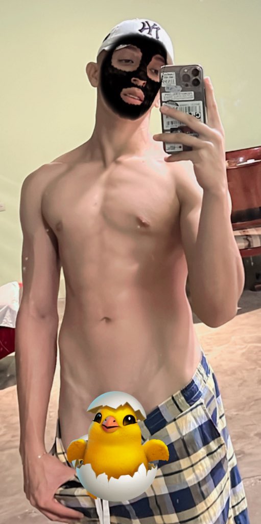 Felipet7u7's tweet photo. Buen sábado, Sacas del cascarón al pollo 🐣 Dale Rt para que se salga solo.😵😳 Ig:felipet_ aya los veo 👀 https://t.co/M24VIrs5ns