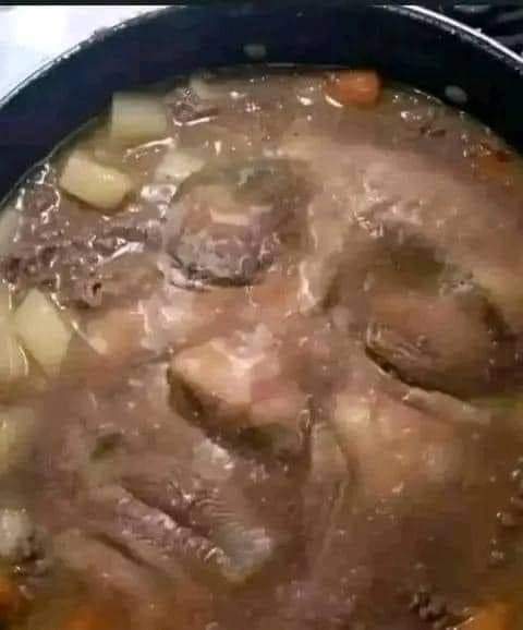 Bila daging lama dalam peti ais... tiba2 d buat sup