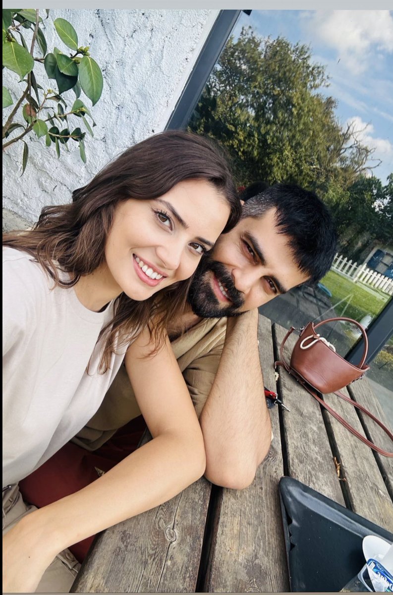Emel06081's tweet photo. Uyumlu çiftimiz ErYağ 41maşallah
#ErkanMeriç #YağmurÖztürk https://t.co/YUTeJL2tNy