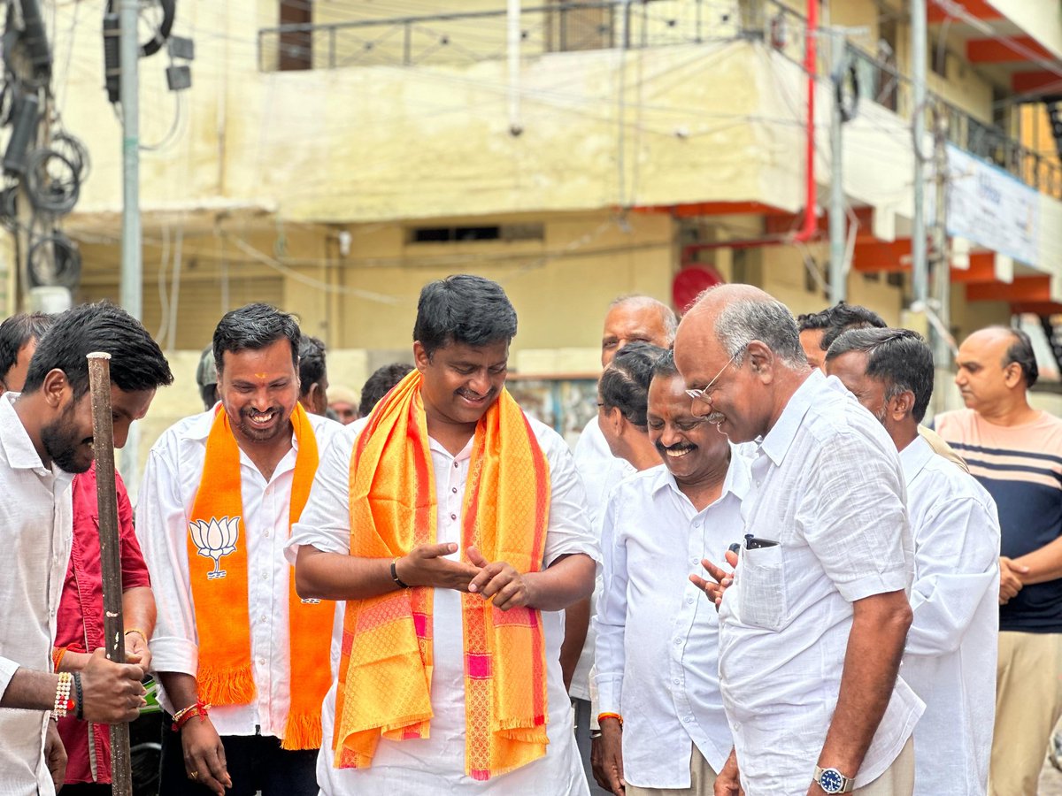 TeamRK_BJP's tweet photo. బస్తీ బాట కార్యక్రమంలో భాగంగా సికింద్రాబాద్ కంటోన్మెంట్ నియోజకవర్గ పరిధిలో వార్డ్ – 2
రసూల్ పూర నందు నూతన సీసీ రోడ్డు పనులు ప్రారంభించాము.
#teamrk #scb #secunderabad #cantonment #basthibata #meetyourmember #jramakrishna #bjpindia #bjp #BJP4IND #Telangana #ward2 #rasulpura https://t.co/RCIDQ43ZhY