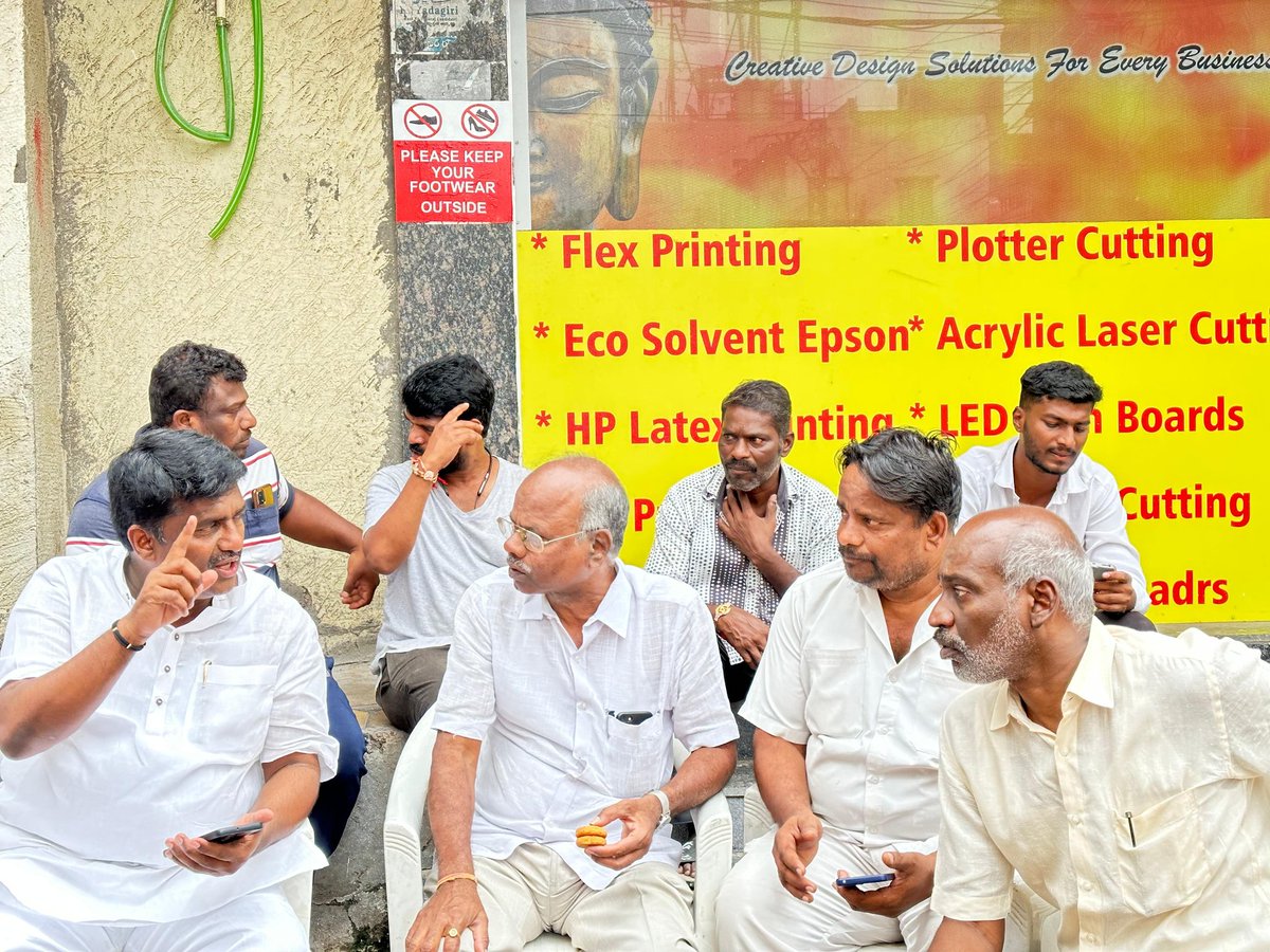 TeamRK_BJP's tweet photo. బస్తీ బాట కార్యక్రమంలో భాగంగా సికింద్రాబాద్ కంటోన్మెంట్ నియోజకవర్గ పరిధిలో వార్డ్ – 2
రసూల్ పూర నందు నూతన సీసీ రోడ్డు పనులు ప్రారంభించాము.
#teamrk #scb #secunderabad #cantonment #basthibata #meetyourmember #jramakrishna #bjpindia #bjp #BJP4IND #Telangana #ward2 #rasulpura https://t.co/RCIDQ43ZhY
