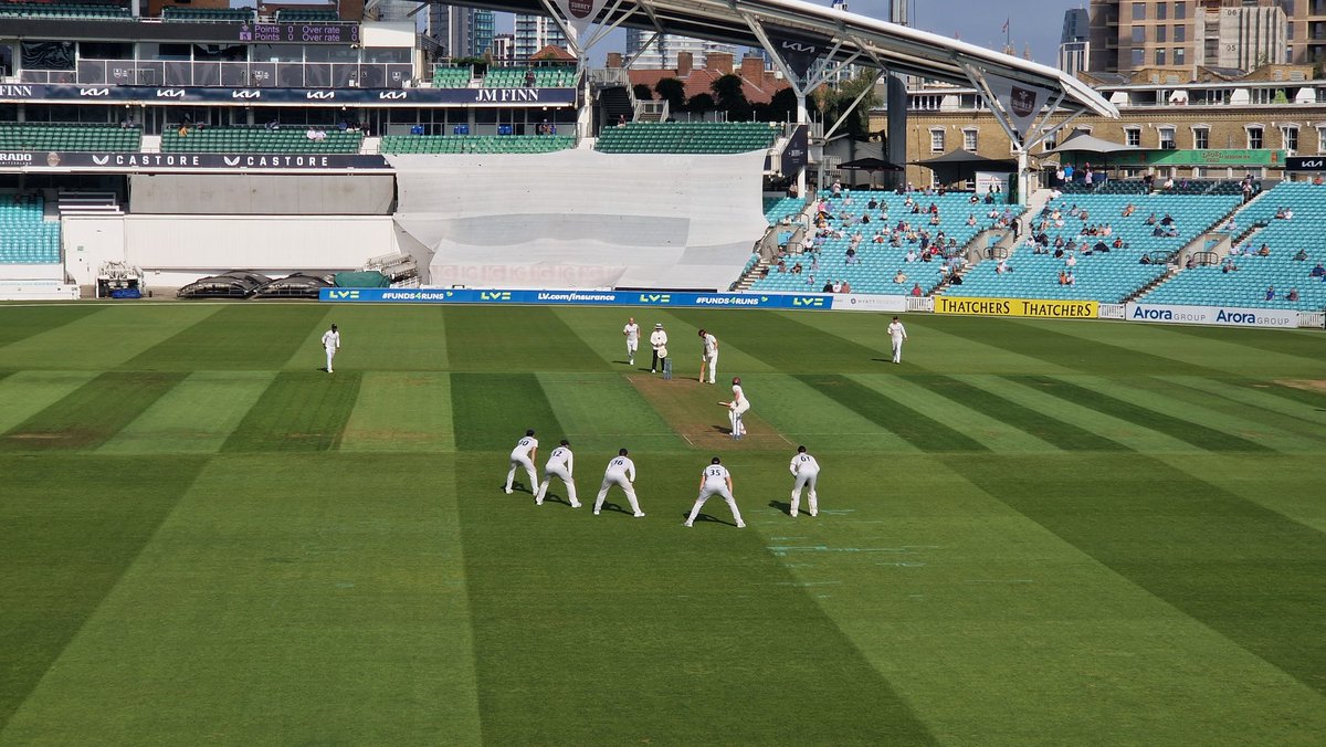 Sunny September Sunday at The Kia Oval.  Best place to spend the day..  <a href="/surreycricket/">Surrey Cricket</a>