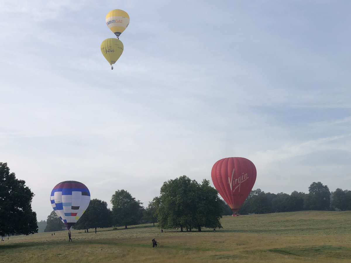 LindstrandMedia's tweet photo. Gorgeous morning. @virginballoonflights flying into @Chatsworth https://t.co/P8nraQnTxz