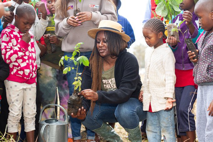 SandraMsonza's tweet photo. The YouthSoundingBoard @euinzim joins EU Global #YSB &amp;AU Youth Reference Committee leaders in the planting of 100 trees #KiberaNairobi  with the @AU_YouthEnvoy @ChidoCleoMpemba uniting young people in a collective effort toencourage climate actions to offset our carbon footprint https://t.co/s61H4aclQz