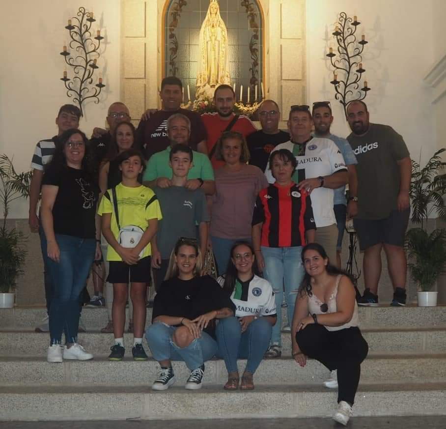 Agradecer a los componentes de la peña <a href="/fanaticsazulgra/">fanatics azulgranas</a> en especial a Carlos, Abel y Luis Manuel, el trato y detalles hacia mi familia. Pasamos un día fantástico y con victoria de nuestro <a href="/CDExt1924/">CD EXTREMADURA</a> ¡¡GRACIAS!!