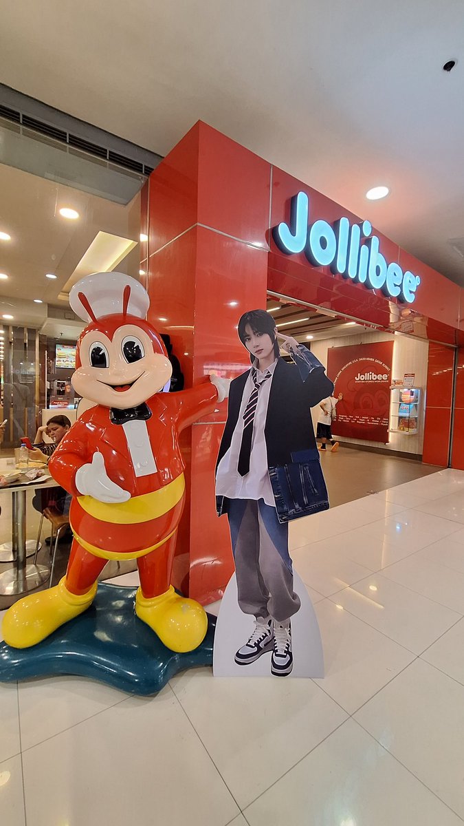 jjugyumiao13's tweet photo. Dito tayo~ dito tayo~
Kung saan bida si Beomgyu~

Nagutom po siya at gusto daw nya mag-Jollibee muna

#1313beomjunhour https://t.co/id5AH8Uzps