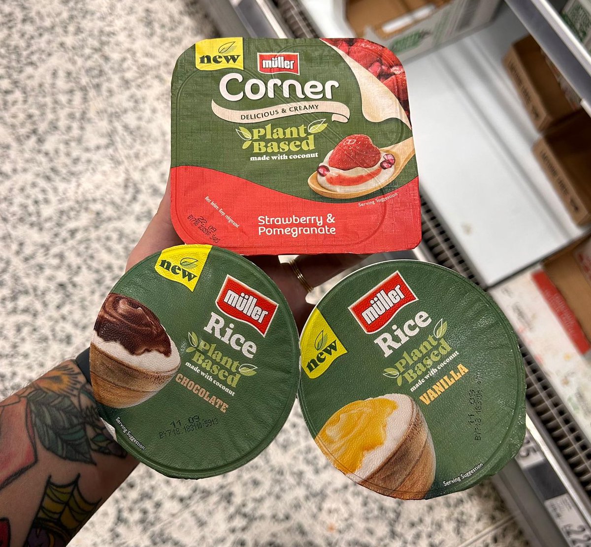 All_Things_New_'s tweet photo. Plant Based Müller! 🥄 At Asda @MullerUK_Ire #muller #mullerrice #mullercorner #plantbased #yoghurt #strawberry #pomegranate #chocolate #vanilla #dairyfree #wellthisisnew https://t.co/owi3XJGxIm