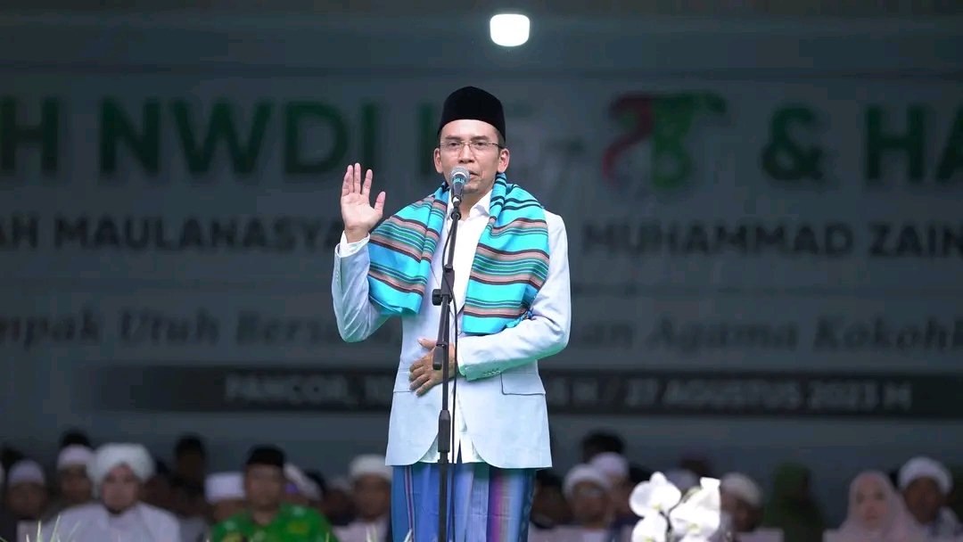 Generasinwdi's tweet photo. Sepekan terakhir, ulama Al-Azhar Dr Salahudin el-Shami melakukan safari kajian di Pulau Lombok, Nusa Tenggara Barat.
https://t.co/KrtDo7nvqR https://t.co/Yop2inPGBc