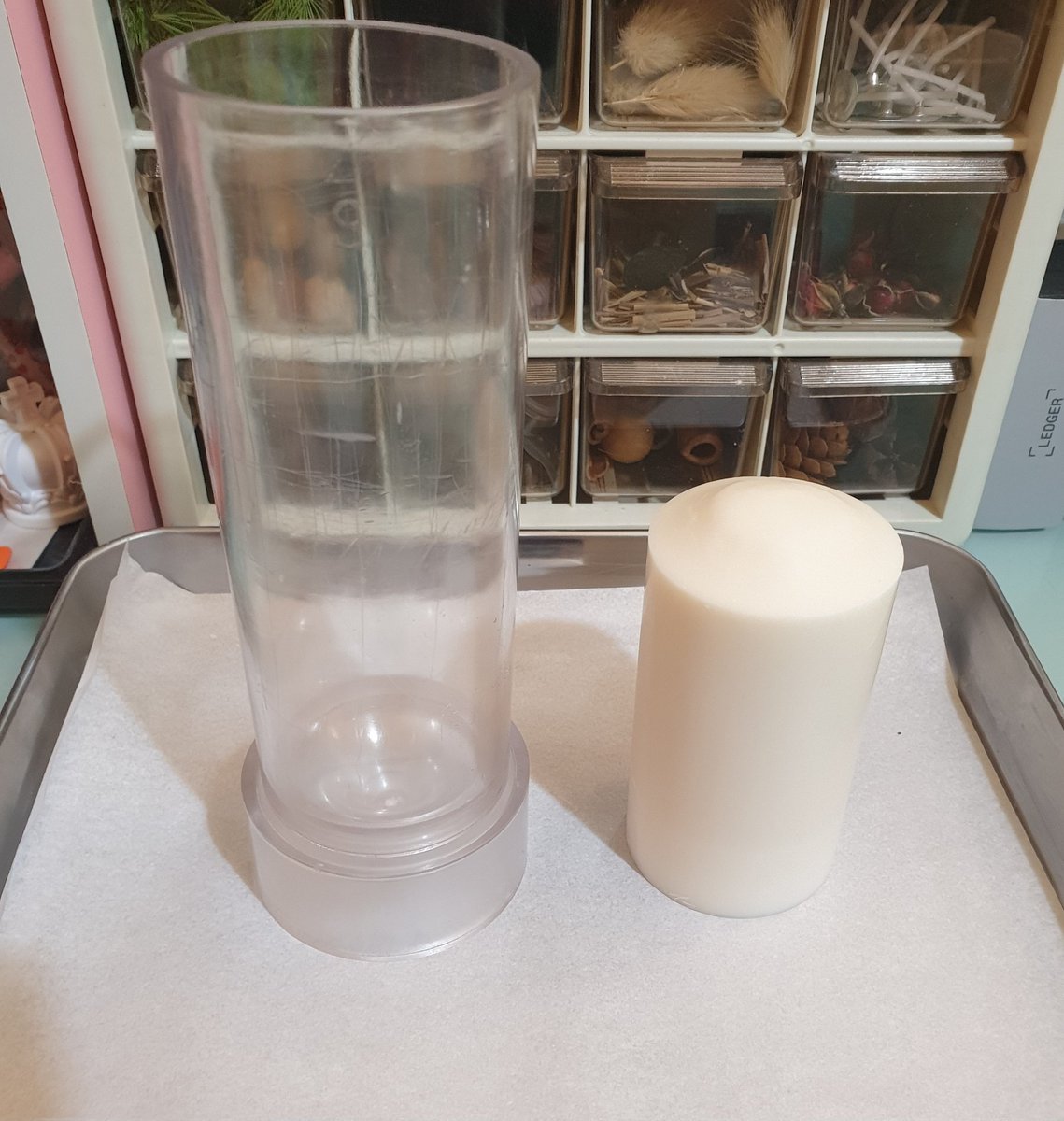 aliensvli's tweet image. I often get asked how I make the candles, so I thought I'd share a little peek! And this is the easy part kek. #candleart