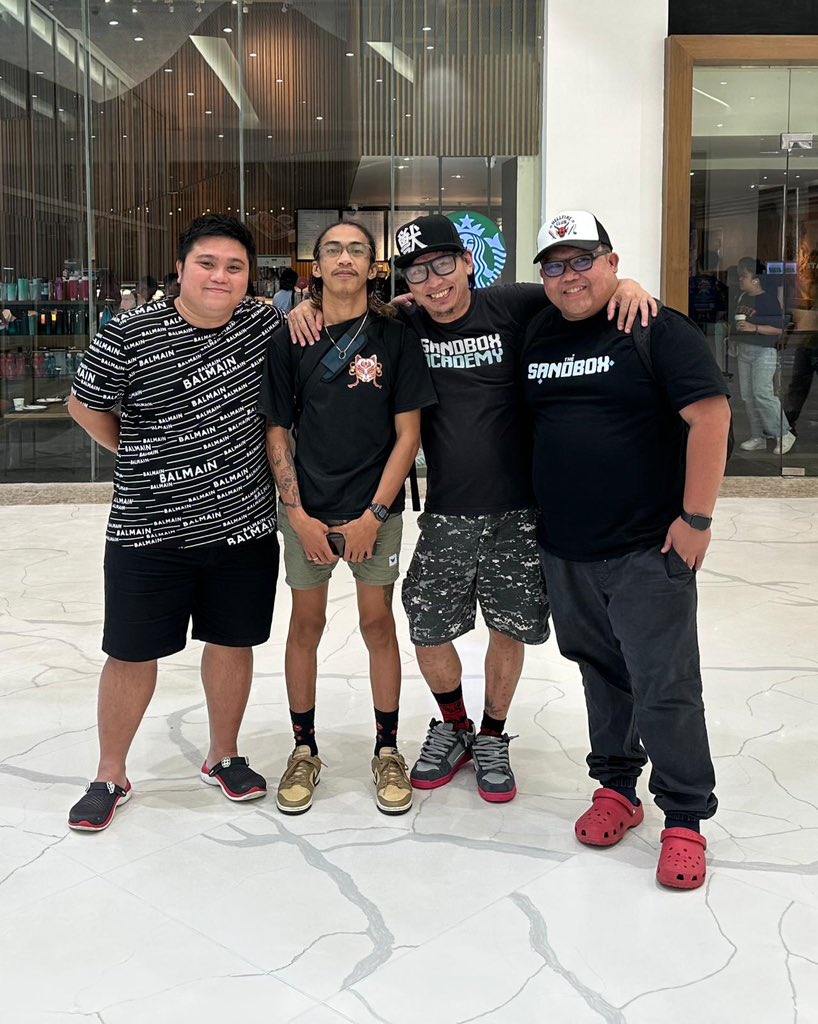 Smobler Co-founder @4theloveofbots  finally got the chance to meet our amazing Smobler team in the Philippines. 💛🇵🇭 #TeamManila #smobler <a href="/TheSandboxGame/">The Sandbox</a> <a href="/iamlorettachen/">Loretta Chen</a> <a href="/MarkJosephBago3/">SANDBOX ACADEMY</a> <a href="/papijaey_vox/">papijaey.eth</a>