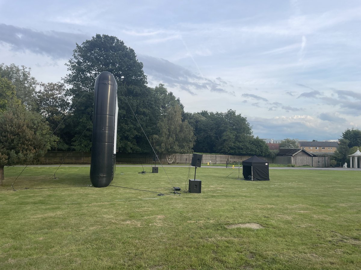HighRiseproject's tweet photo. All setup ready for vitarosacafe outdoor cinema event. 

#cinema #screenhire #outdoorcinema #cute https://t.co/6ZQNLzcWEp