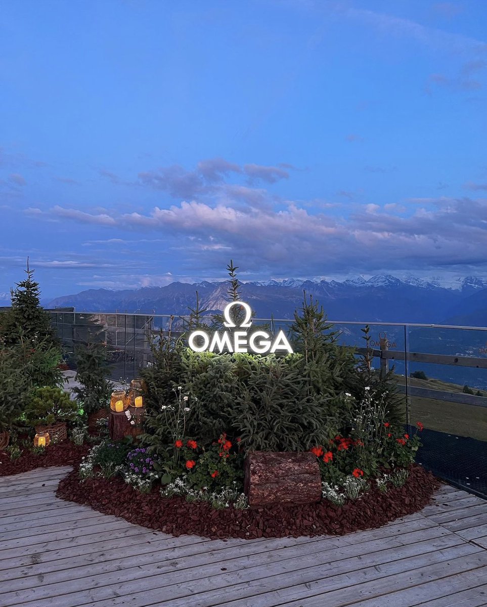 KCMBBulletin's tweet image. The captivating view of the Alps matches  the looks of our power couple #KathrynBernardo and #DanielPadilla. 💙

#OmegaEuropeanMasters 
#OMEGA
#OMEGAGolf