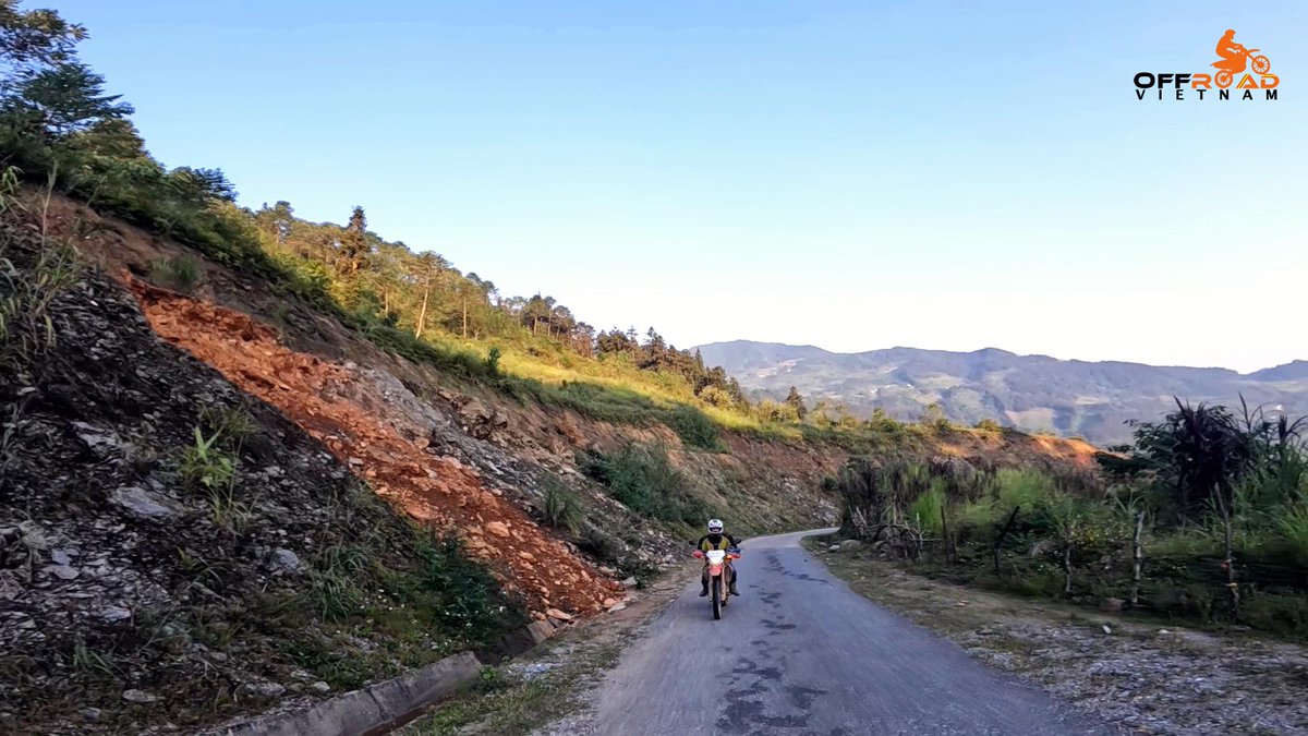 vietnambikers1's tweet photo. Bikers' life is not about waiting for the storms to pass. It's about learning to ride in the rain 💪

📲 https://t.co/PuBYXXe7g6

#winyourself #acceptchallenges #moveforward #vietnam #xuhuong2023 #trending2023 #motorbike #tour #rental #honda #XR150L #CRF150L #CRF250L #CRF300L https://t.co/kHUupoSWCR