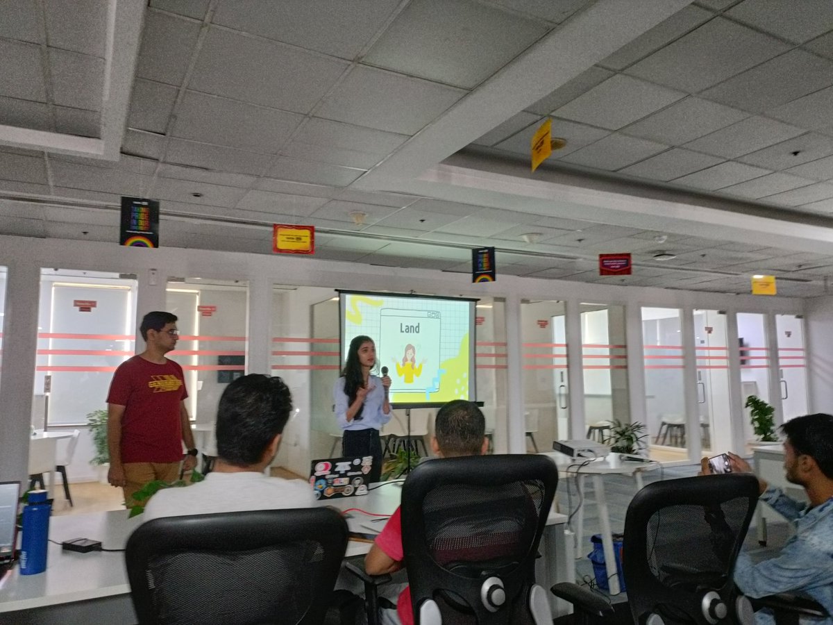 cncfnd's tweet photo. Thank you @AakanshaPriya_ and @i_siddhantk for the informative talk on Kubernetes! ✨ https://t.co/hkDve3fHtC