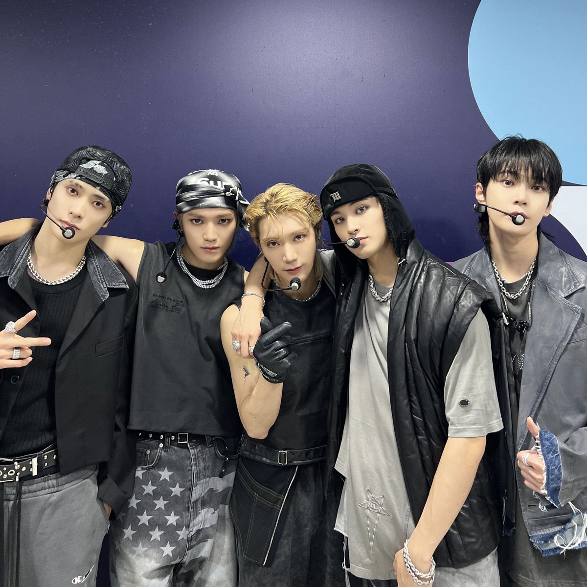 NCTsmtown's tweet photo. 🖤🍑🌹🐱🐯🐰🖤
🖤👖👖👖👖👖🖤

#NCT #NCTU #BaggyJeans
#NCTU_BaggyJeans #GoldenAge
#NCT_GoldenAge #NCT127 #NCTDREAM
#WayV #NCT_DOJAEJUNG
#인기가요 https://t.co/4mChC8h7SR
