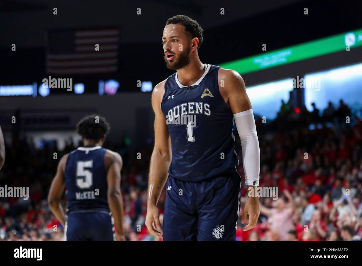 What an absolute pleasure it was to have Mike Fowler who played for our team @queensMBB to come and work our elite camp. Works When he didn’t have to. @rwbaird you are luck to have him. @emdwntwn_Baird you have winner in your circle. Mike… your character is unmatched. You are…