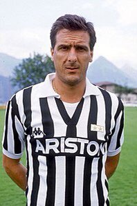 vanda235's tweet photo. Indimenticabile e indimenticato Capitano.
Simbolo indiscusso di juventinità
Nessuno mai più come Lui
Ciao Gai
#3settembre 
#GaetanoScirea https://t.co/pcokFA6b5s