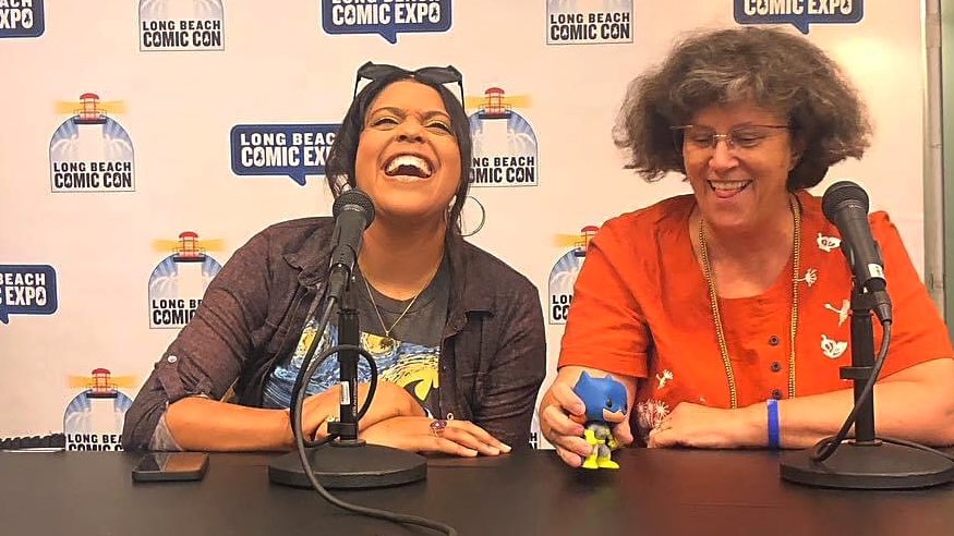 HistoftheBatman's tweet photo. I had the most wonderful time chatting with @barbarakesel at my panel โThe Batgirl Conundrumโ at @LBComicCon today. I only wish the panel was longer! Thank you again Barbara for discussing Barbara Gordon, who you now know I love ๐๐๐ #Batgirl #LongBeachComicCon #Batman #DC https://t.co/fAYwaxfJDw