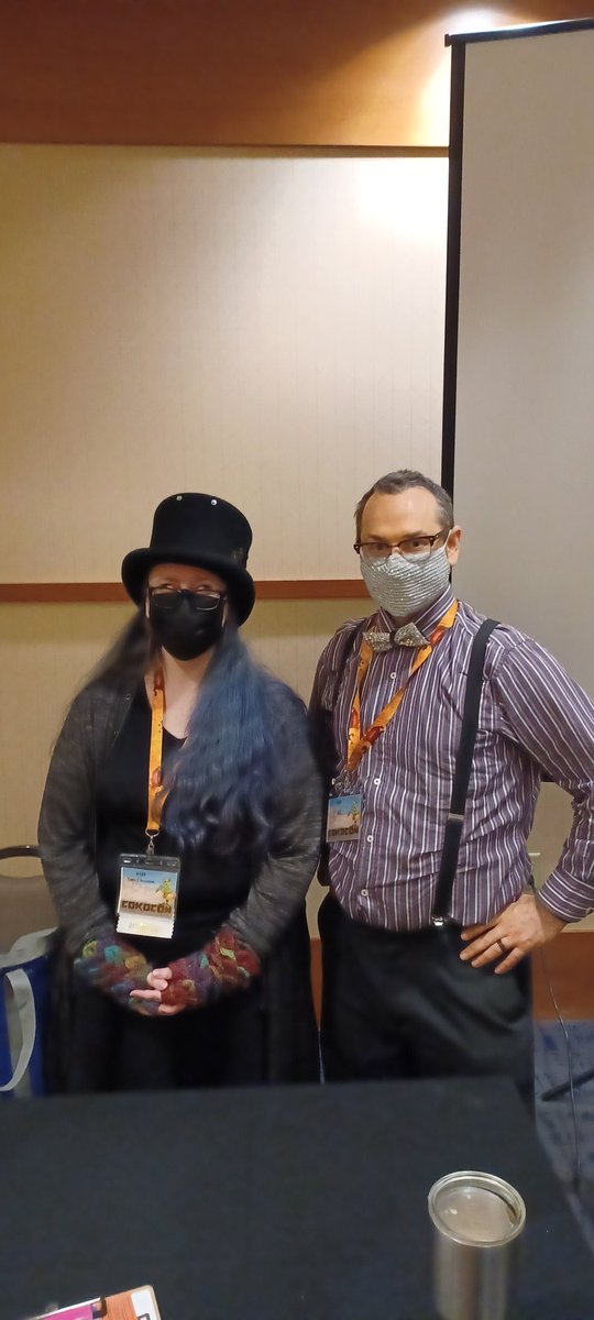 SkiffilyPodcast's tweet photo. Final #cokocon2023 #authorscavengerhunt of the night. @FaeAssassin, who writes fantasy, and Jason McCord, who said, "wait I'm a publisher not a writer." #cokocon https://t.co/SraM9mBM00