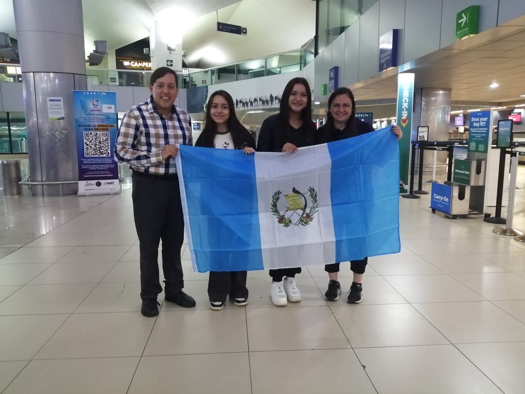 JessicaCermeno's tweet photo. Muchos éxitos a la Delegación de Guatemala que hoy parte para representar a nuestro pais en las Olimpiadas Iberoamericanas de Biologia, a realizarse en Madrid, España. Les deseamos lo mejor!!!! https://t.co/ONNUW7GRdv