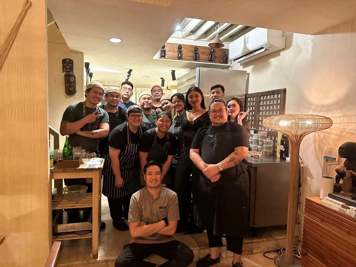 leigh3112's tweet photo. #NadineLustre
#teambalaipalma
#Dinnerservice
©️georgeofthekitchen1 (09/02/23) https://t.co/VsTBs8Yduc