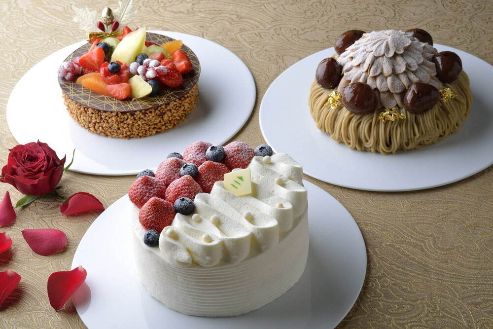 fashionpressnet's tweet photo. ホテル椿山荘東京の2023年クリスマスケーキ、あまおう苺の極上ショートケーキ＆和洋栗のモンブラン - https://t.co/s0A68W2EAb https://t.co/3b9mh8LXrJ