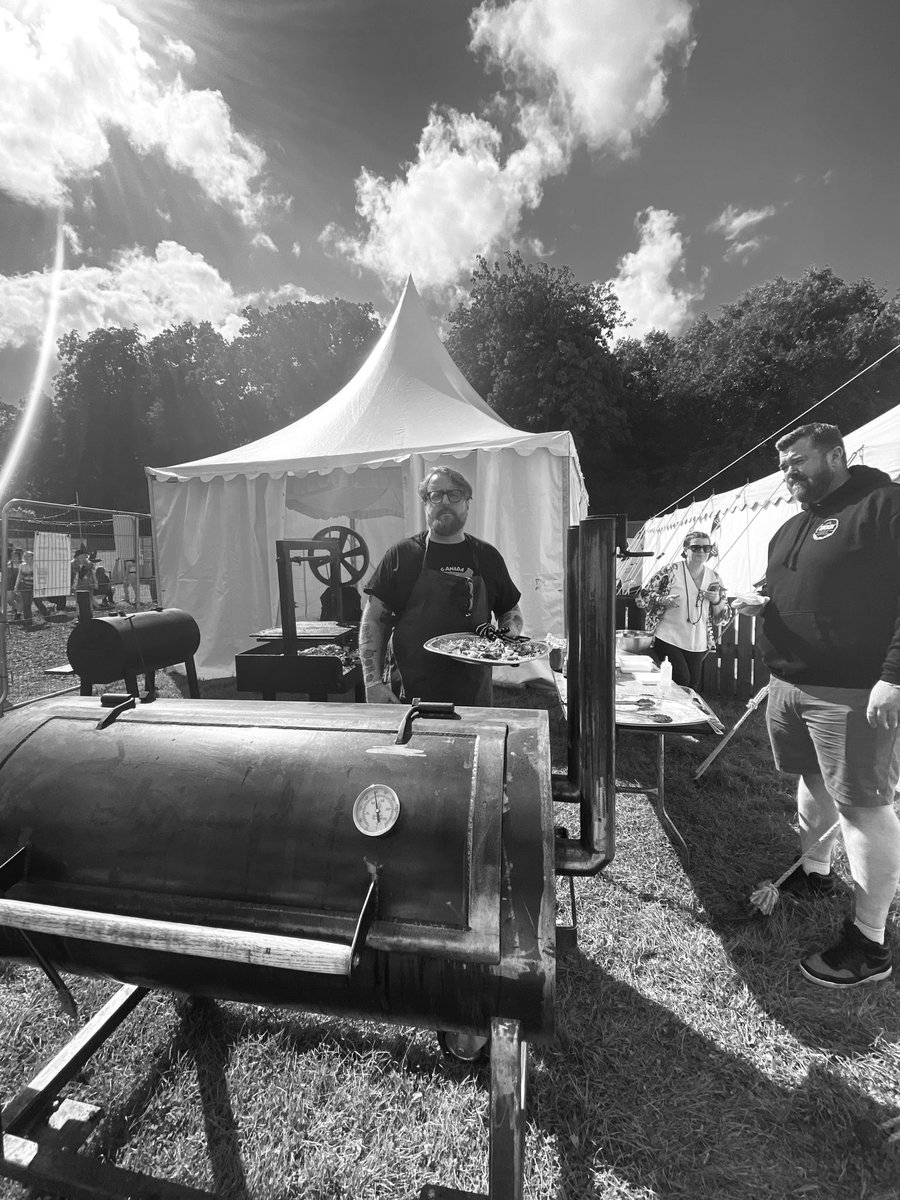 GarryhinchMush's tweet photo. Cooking up a storm @ The Picnic!
The legend that is @mistereatgalway) doing a flaming great job with Garryhinch mushrooms at @epfestival.
Thank you, JP! We love what you do for Irish food!
#legend #irishfood #aniar #foodontheedge #fote2023 https://t.co/Jzgw6rAdjz