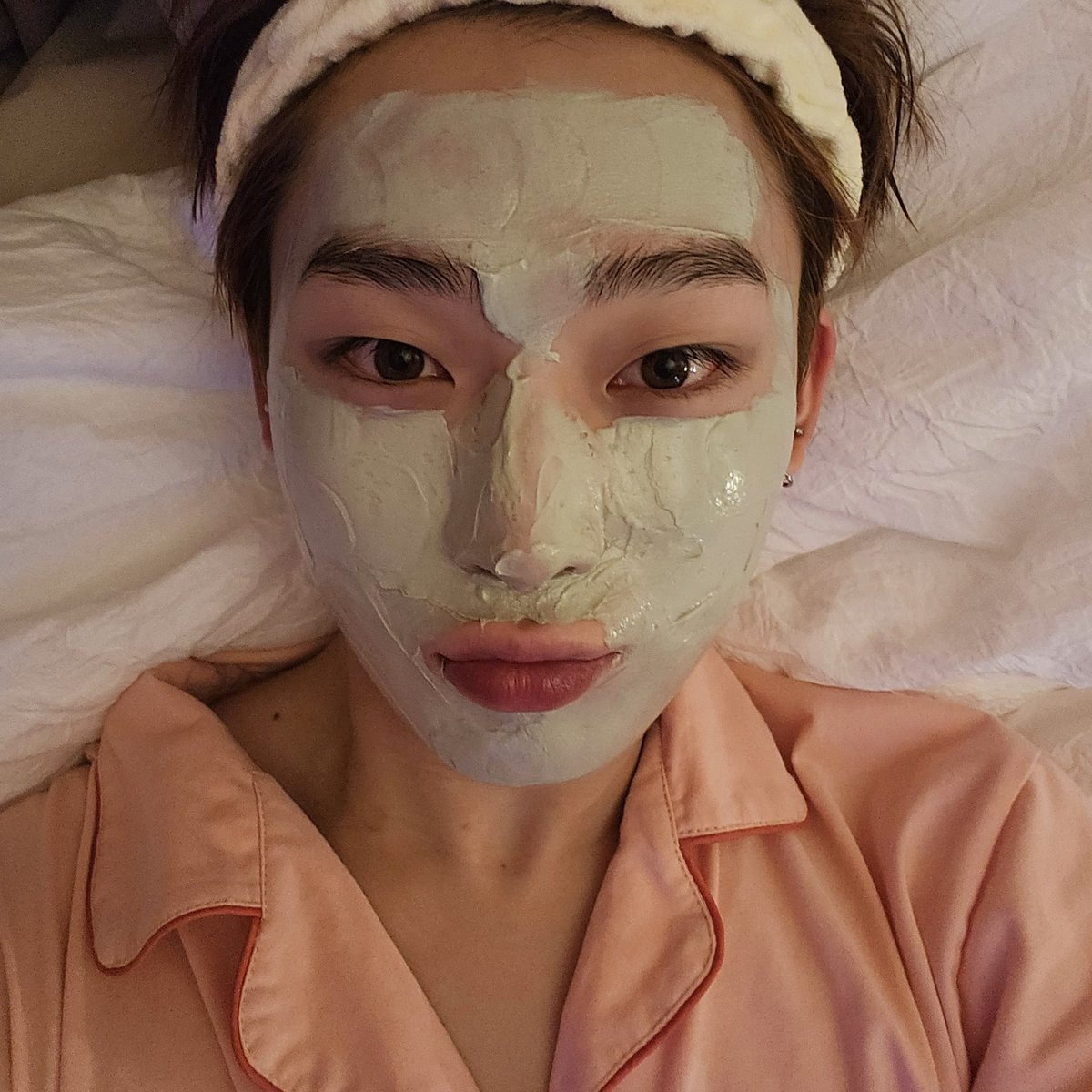 unknownjakie_'s tweet photo. @bbhooniluv heree cutiee ddeonu ! https://t.co/Bcj2PENvX7