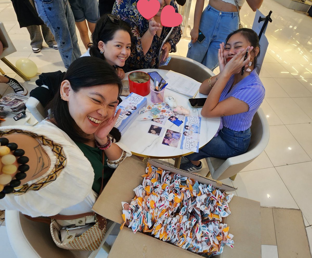 tttridentmedia's tweet photo. #SPOTTTED: The TTTeam celebrated #1313beomjunhour with MOAs at 19 degrees SM Megamall today! Thank you to @beomgyukart for organizing! ❤️ https://t.co/4LLs2R7uyr