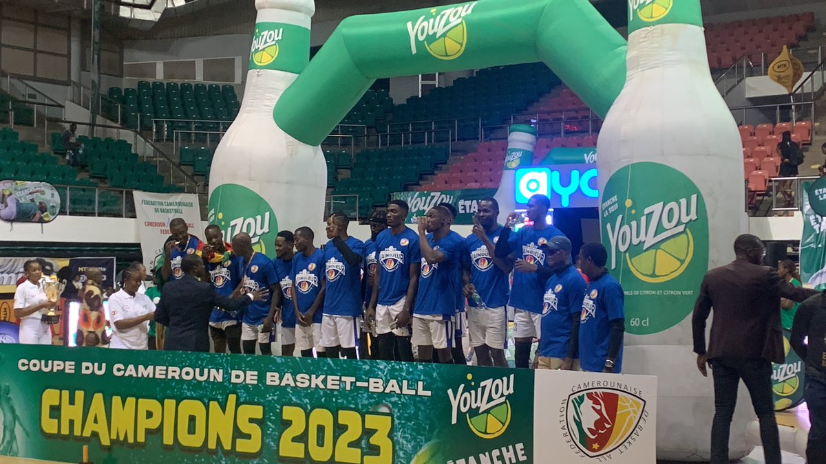 jimmalone32's tweet photo. #fecabasket
Finale de la coupe du Cameroun 🇨🇲 de basket-ball. Félicitations aux différentes équipes finalistes et plus particulièrement aux équipes vainqueurs BEAC senior dame, ONYX senior dame, FALCONS U18 garçon , MOUNGO ZONE U18 fille. https://t.co/jzlGAOGLjk