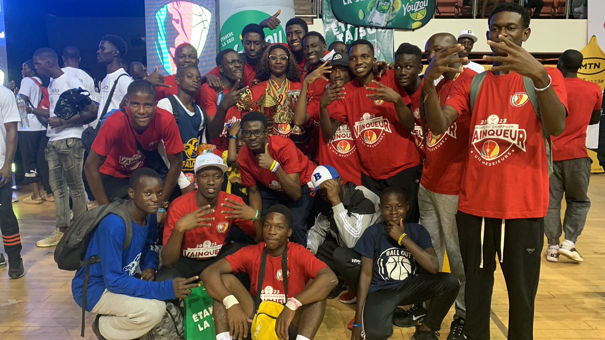 jimmalone32's tweet photo. #fecabasket
Finale de la coupe du Cameroun 🇨🇲 de basket-ball. Félicitations aux différentes équipes finalistes et plus particulièrement aux équipes vainqueurs BEAC senior dame, ONYX senior dame, FALCONS U18 garçon , MOUNGO ZONE U18 fille. https://t.co/jzlGAOGLjk
