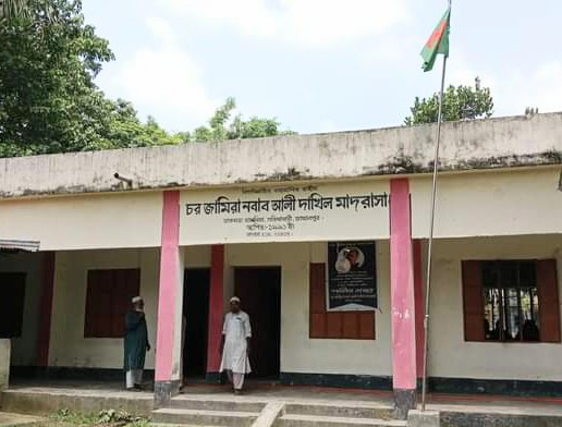 চট্টগ্রামে ভোট কেন্দ্রের পাশে সংঘর্ষ, গুলি করছেন ছাত্রলীগ কর্মী শামীম