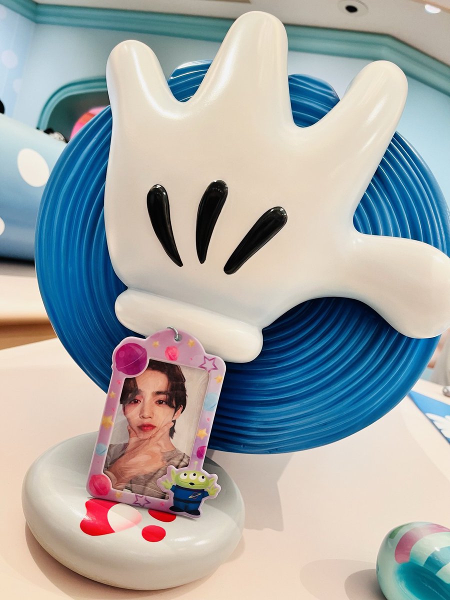 milkybunny15's tweet photo. スンチを連れてディズニーへ🍒❤️
#에스쿱스랜선여행중
#seventeen
#seventeen好きな人と繋がりたい #Scoups #to_scoups
#seventeen_17 #seventeencarat #carat
#caratさんと繋がりたい https://t.co/1DyRiVZJoM