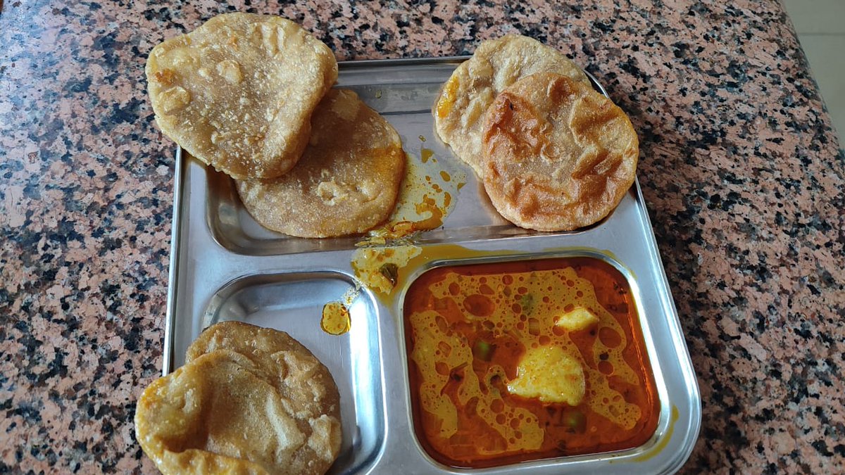 irtcso's tweet photo. TTE Rest house BSL का ये लगभग रोज का मामला है सब्सिडी मील के नाम पर भी पूरी kachhi परोसी जा रहीं है Per day Worst Quality Food मिल रहा है @IR_CRB @BhusavalDivn @SRDCMBhusaval @Central_Railway @GM_CRly https://t.co/KAmX4FV1kE