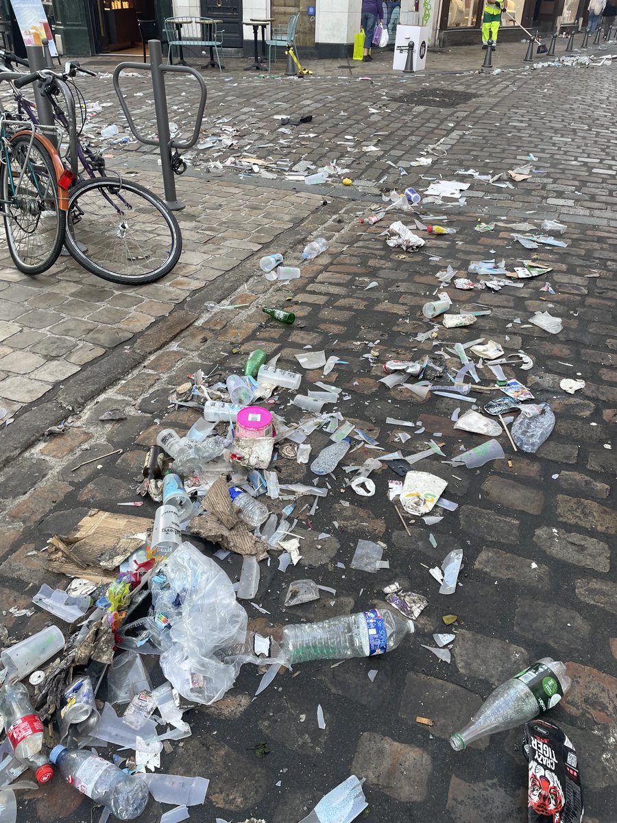 Patrick Seghi (@patrickseghi) on Twitter photo Le plastique c’est vraiment pas fantastique à la Braderie de #Lille. Il va falloir recycler😱😱 Le plastique c’est vraiment pas fantastique à la Braderie de #Lille. Il va falloir recycler😱😱