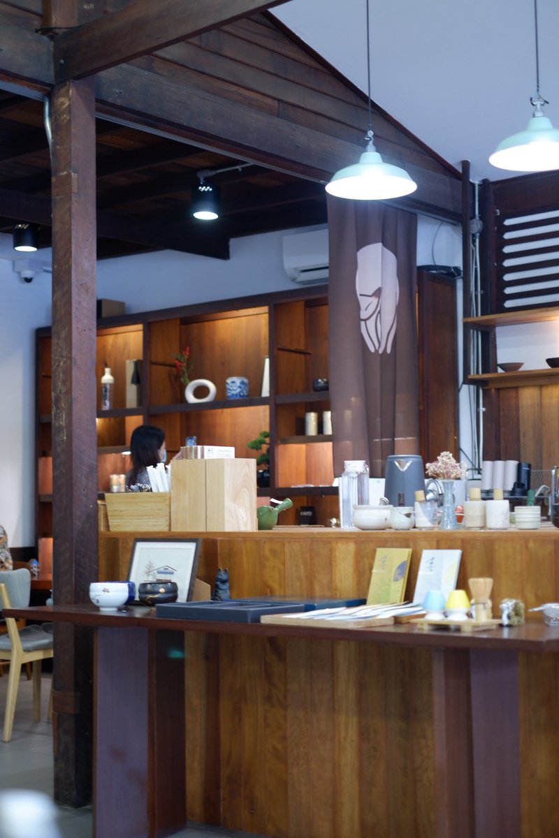 eveningcolour's tweet photo. คาเฟ่สำหรับคนรักมัทฉะ มัทฉะเข้มข้นหอมสุดๆ ร้านตบแต่งแนวญี่ปุ่นมีสวนหย่อมสไตล์เซน 🍃

🍵📍 Magokoro Teahouse (มีใจให้มัทฉะ)

#เที่ยวเชียงใหม่ #รีวิวเชียงใหม่ #คาเฟ่เชียงใหม่ https://t.co/9j8JIuqh5E