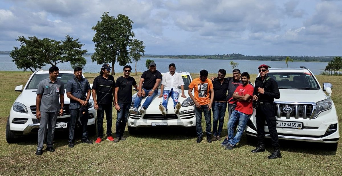 I don’t know how to drive , but I am posing with the legendary drivers in MOTOR SPORTS 💪💪💪