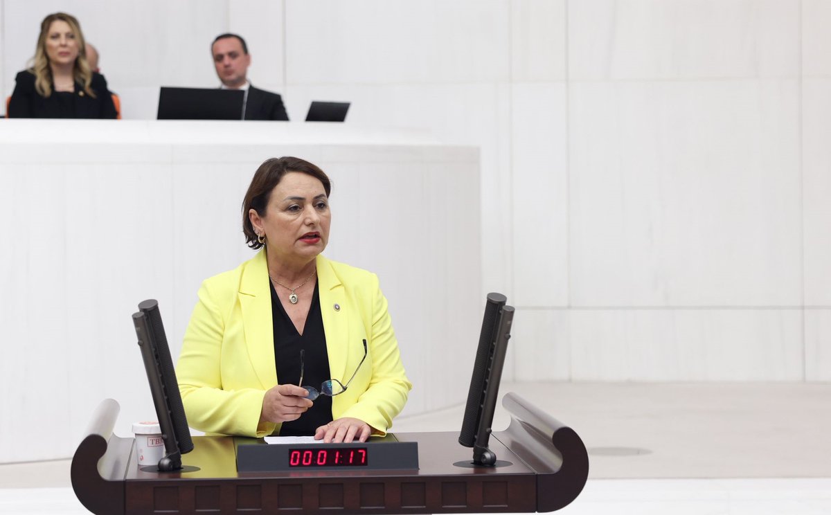 penceretv2's tweet photo. 💥İktidar, TYP'lileri Aldatıyor mu?

CHP Adana Milletvekili Dr. Müzeyyen Şevkin, TYP kapsamında çalışan 130 bin kişinin ayrımsız, çelişkisiz işlerine geri dönmesi gerektiğini kaydetti.
@muzeyyensevkin 

https://t.co/L29GxPsLmE 

#TYP
#ToplumYararınaProgram