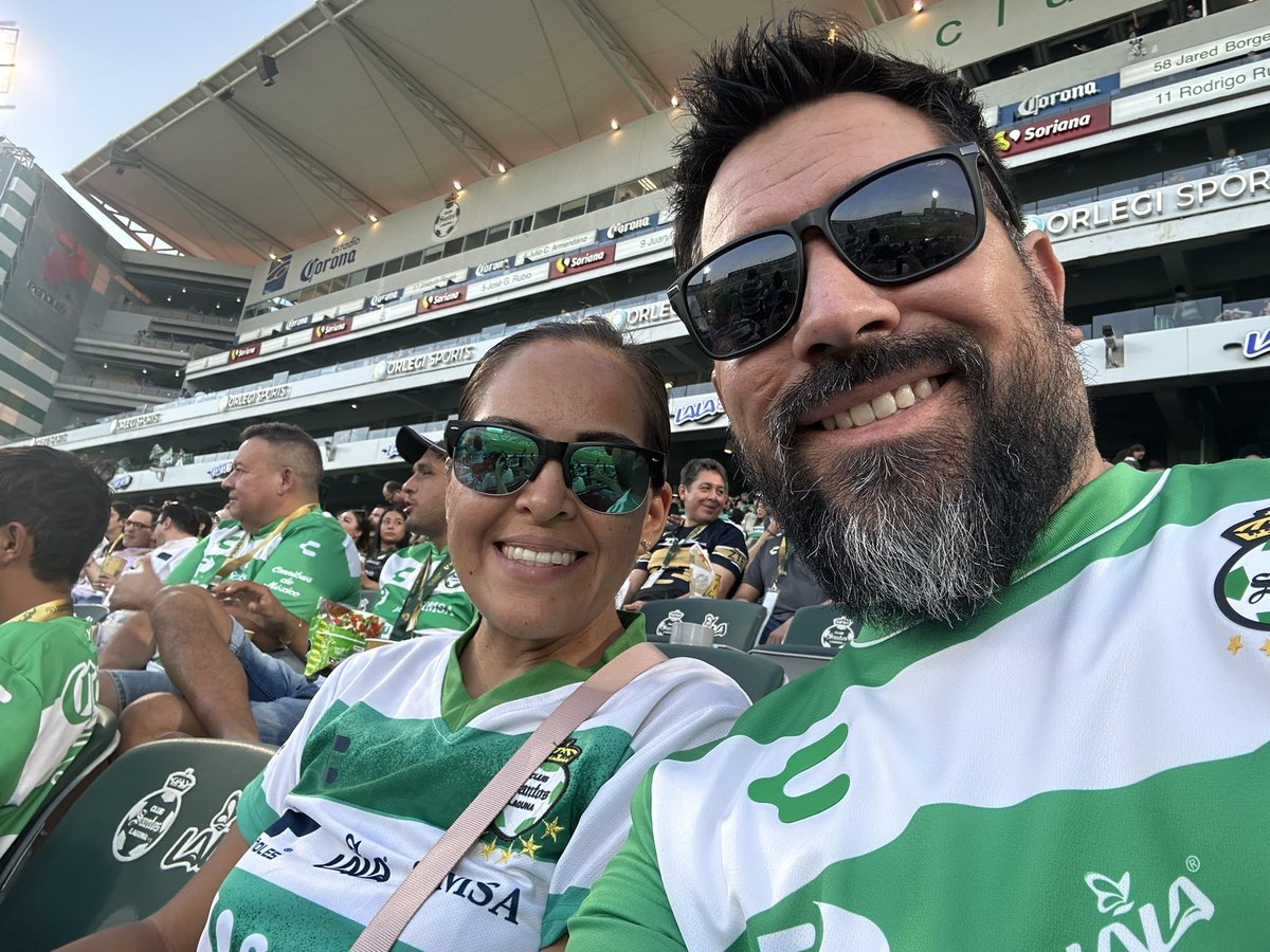 AbisaiJM's tweet photo. Lindo partido de @ClubSantos en su 40 aniversario con muy buen ambiente, hoy la afición se fue contenta. Y otra vez gracias a @socios por las entradas en la zona de plateas. 

@ChilizMx @chilizesp

#PrimeroGuerrero 
#RewardYourPassion 
#BeMoreThanAFan https://t.co/L9dEN9vmwI