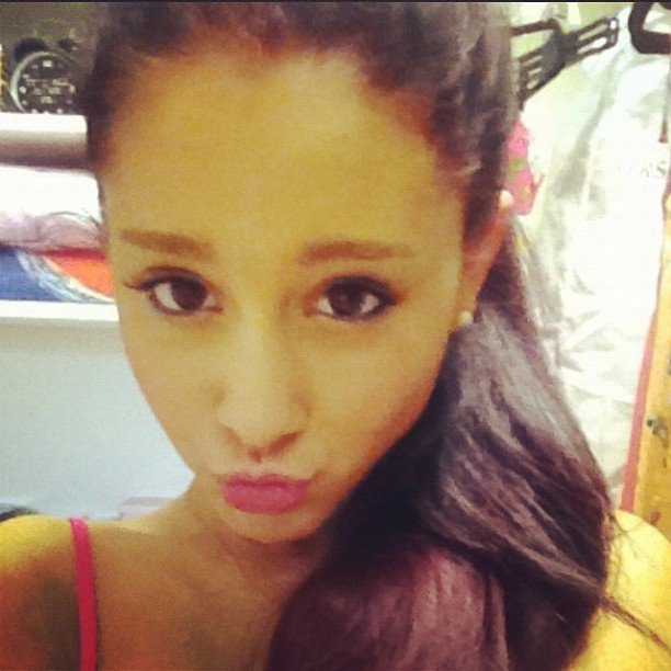 throwbacksofag's tweet image. ariana grande via instagram post 11 years ago today with "Strawberries, mangos, nectarines and coconut juice #heaven #yumm &amp;amp; Bye bye dark hair... Going back to Cat's hair color today for some promos and then the pilot! So excited! 💇💆❤"(4th september 2012)