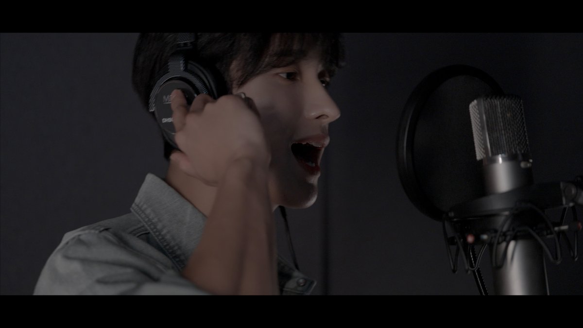 Dirty Dancing (feat. JOSHUA, DK &amp; DINO of SEVENTEEN) (Dem Jointz Remix) 녹음 비하인드

▶️ youtu.be/qe-4vmFXIEY

#JOSHUA #조슈아
#DK #도겸
#DINO #디노
#SEVENTEEN #세븐틴
#DirtyDancing