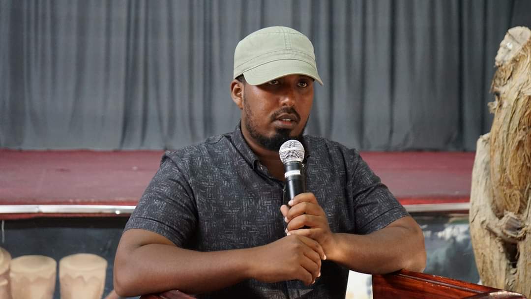 hibf's tweet image. An inspiring evening at Hargeysa Cultural Center as we delved deep into the thought-provoking pages of LOOYAAN. Here are some enchanting snapshots from last Thursday's collective reading session. Stay tuned for more literary adventures!  #LOOYAAN #BookReading #HargeysaCC