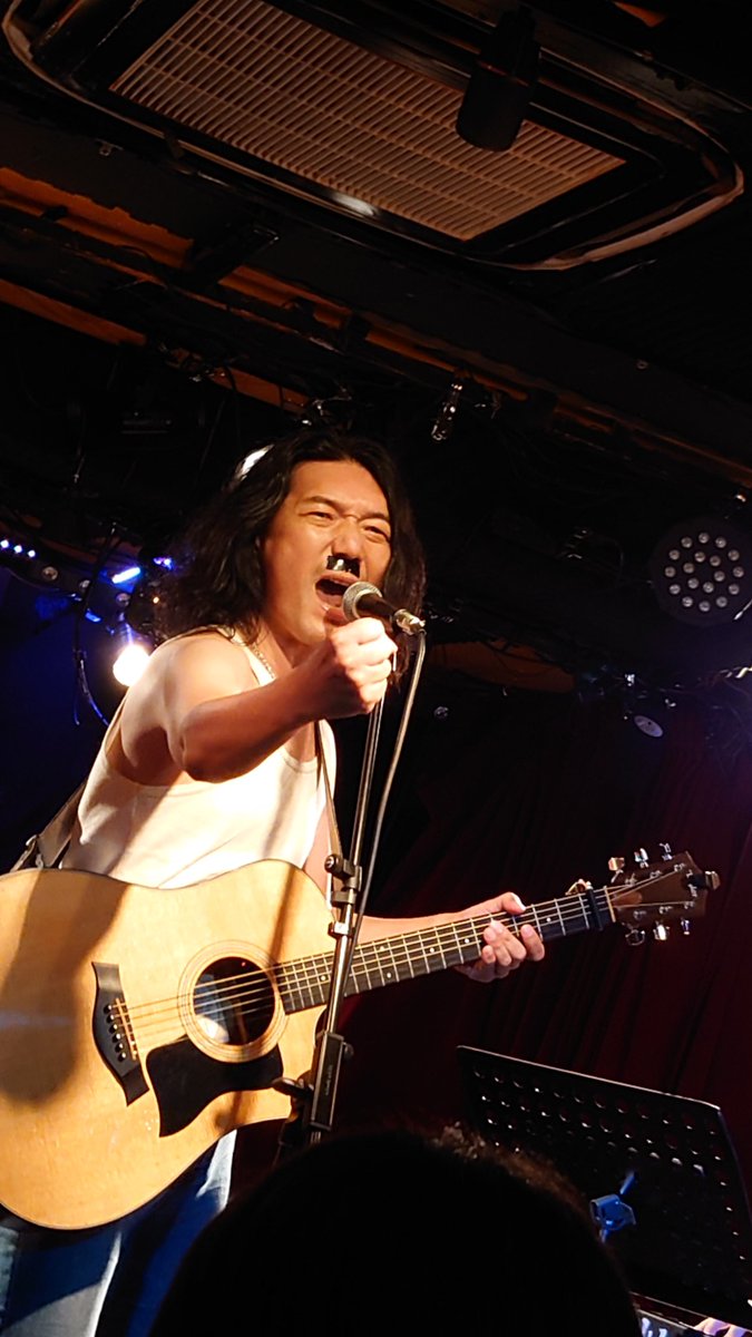 uno36bk's tweet photo. 3人のフレディ。彼らはどこに向かうんでしょうか…次回はM7(メジャーセブンス)になるとかならないとか。 #setten #シオダマサユキ #小川徹 #石田洋介 #章ニ徹ス 見た目はとまれハーモニー気持よすぎの「Born to love you」「夏の終りのハーモニー」。セッションタイム最高でした。アーカイブぜひ! https://t.co/1jMggSWAd3