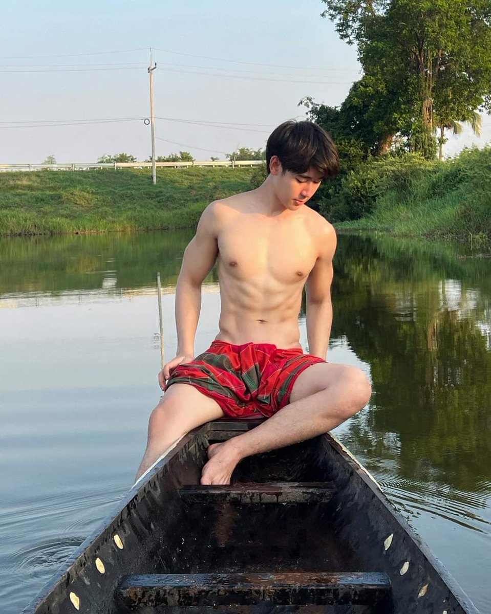 pakaoma_yut's tweet photo. มือไม่พายเอาเท้าลาน้ำ https://t.co/A2xP3wyZPT