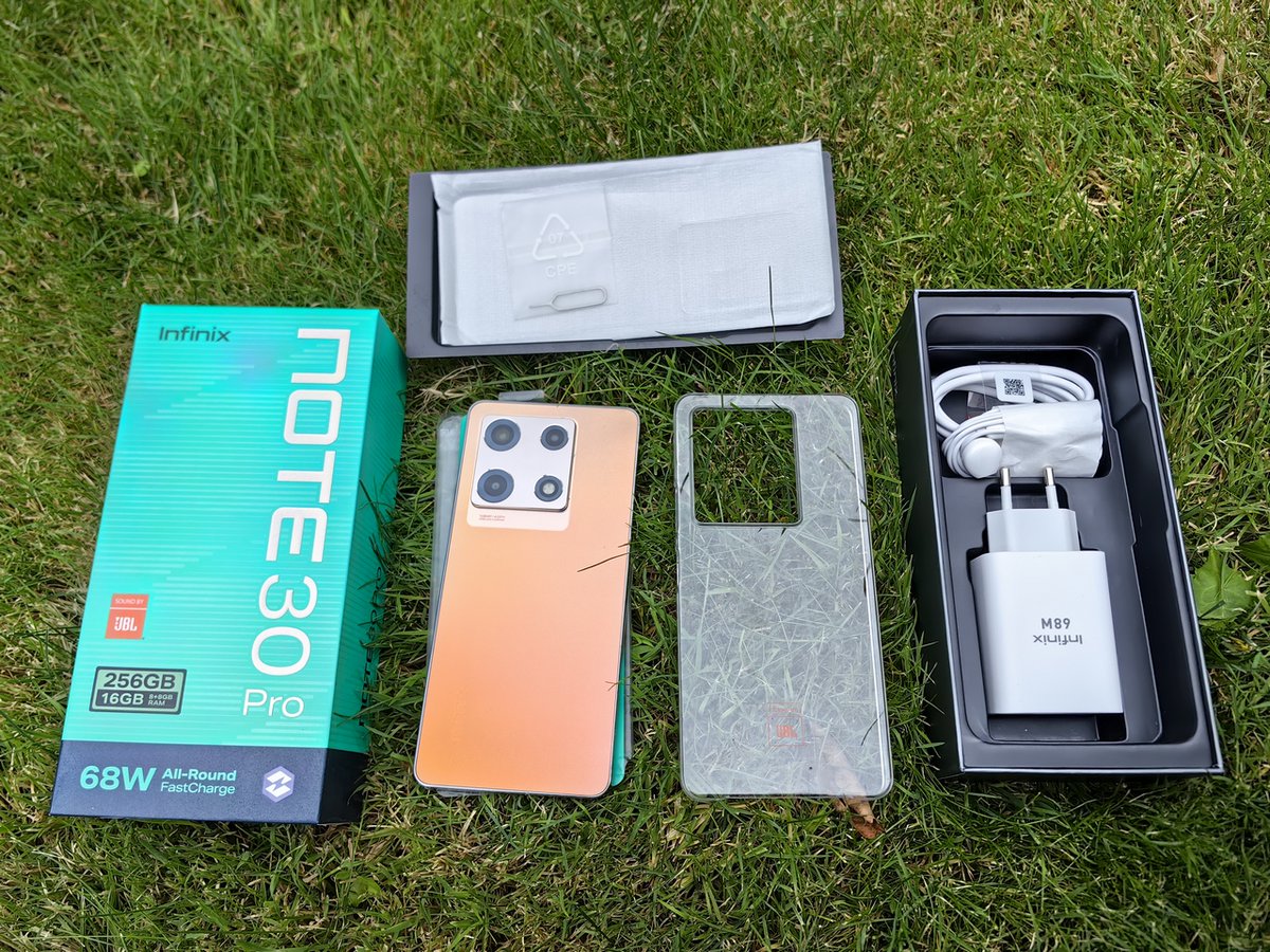 TECHNOSenior1's tweet image. Infinix #Note30Pro, to bardzo przyzwoity smartfon. Z obiektywu głównego możemy wykonać fajne ujęcia. Do tego oferuje dobrą baterię z ładowaniem bezprzewodowym. Na plus zasługuje duży ekran AMOLED 120 Hz.  
@InfinixPolska 
@Infinix_Mobile 
#własnytest
wp.me/par2as-16nY