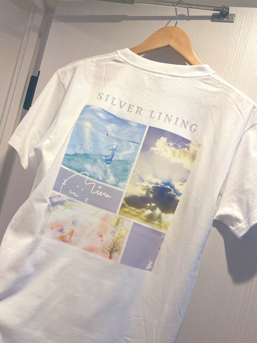 miera__official's tweet photo. オリジナルTシャツも届きました！🥹✨

、、激カワです。
着てみてひとりではしゃいだ😂

自分でデザインしたからとかでもなく
普通に男女ともに押せる🥹🩵

わたしもライブで着ます！🩵笑
これはそんなに在庫ないのでお早めに！✨

https://t.co/ChXigS6joB
本日中の注文でライブ前日までにお届け🚛💨 https://t.co/kDUzqDjMTV