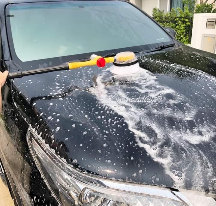 nnadddd19's tweet photo. Senang betol cuci kereta Sekarang ni. Cucuk je dekat pipe getah ya. Auto berfungsi. Tak payah electric pun. Jimat tenaga, jimat masa. Berus berpusing 360 darjah dengan tekanan air ✨

Isi sabun siap2 masukkan hose air, terus boleh gunaaa https://t.co/ZQhuPtAdPZ