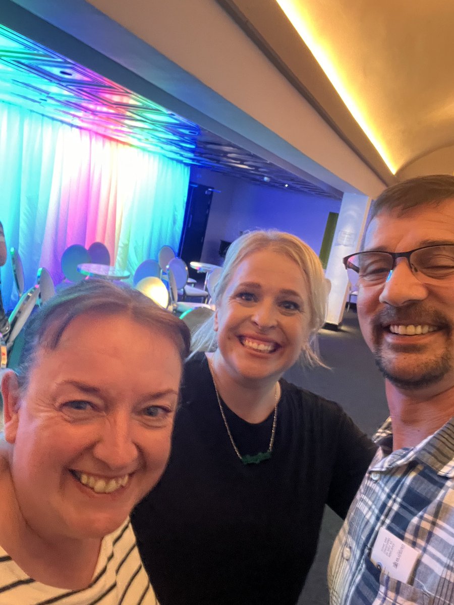 MattSpazLegs's tweet photo. Brilliant night in Bradford watching @Hayles_Ellis and @Barry_Dodds 

We hurt from laughing this morning. 

@TheWorriersPod https://t.co/EFTfd8Opt3