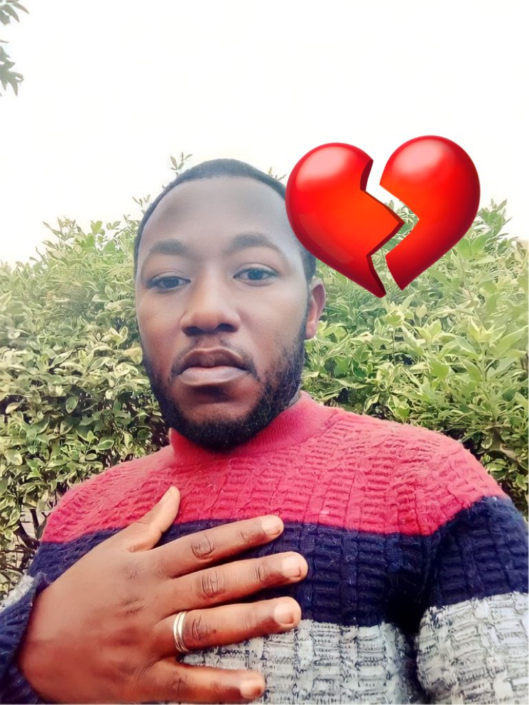 #JusticePourGoma : Il s’appelle Jean-Claude RUSINA, un cousin à moi mort dans le carnage de Goma. Il était jeune, plein de rêves 35ans, un enfant d’un 1an, il a dit à sa femme malade qu’il va prier pour le #congo et pour sa guérison. A 04h il est sauvagement tué à la radio 1/4