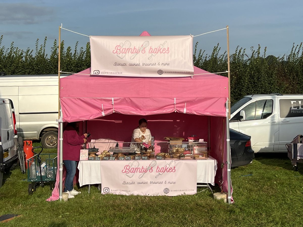 Getting setup for day 2 of the @DorsetCShow  #dorsetcountyshow #dcs2023  instagram.com/bambisbakesuk come and say hello we loved to have a chat to new and regular customers x

#cookies #blondies #brownies #brookies #brondie #bambiesbakesuk